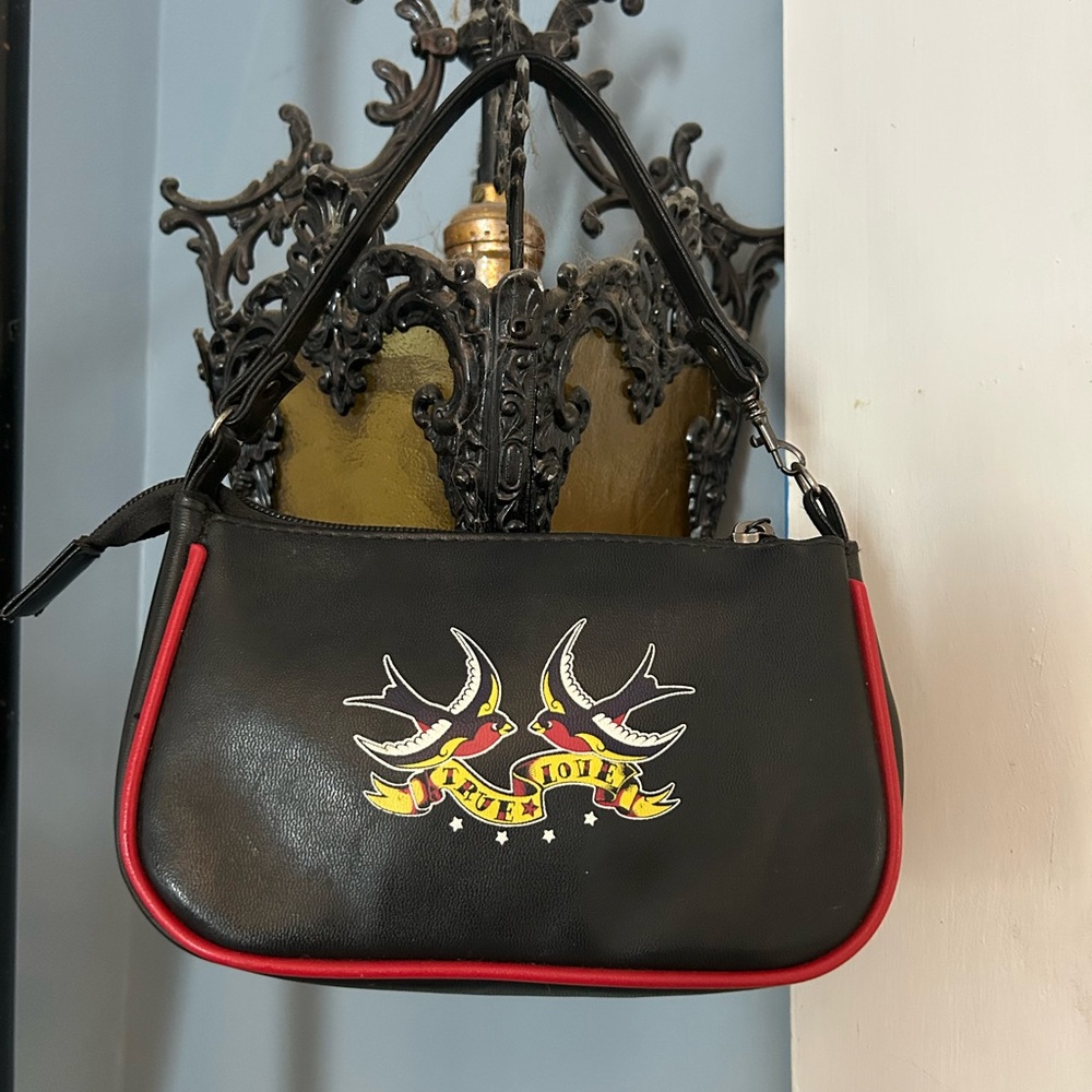 Black & Red Swallow Graphic Clutch Wristlet